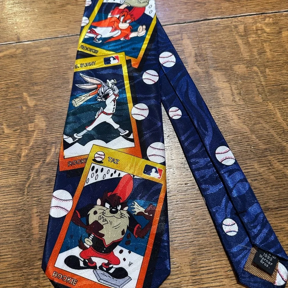Looney Tunes vintage 1993 MLB baseball tie‎